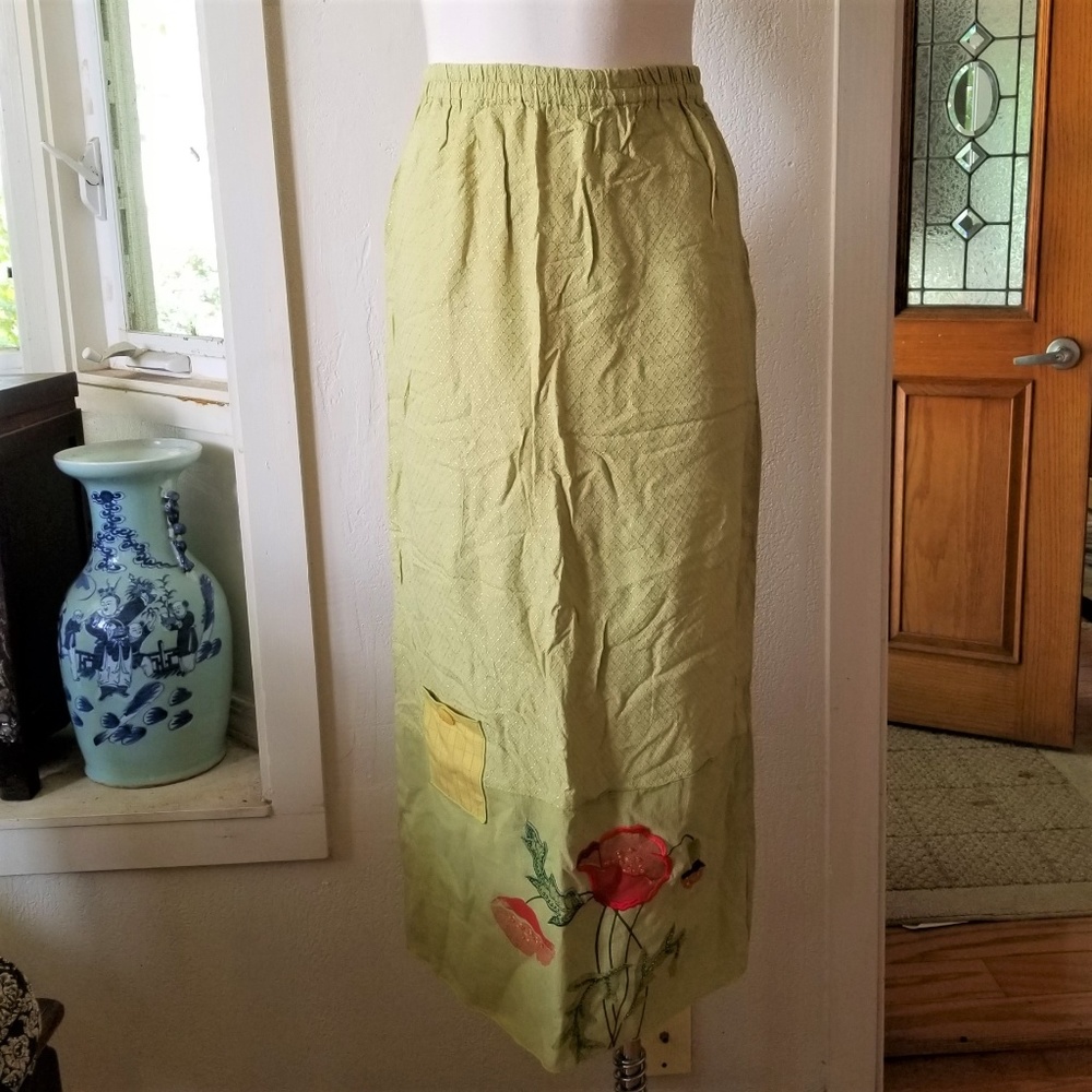 Faith Indonesian Ethnic Flower Embroidered Skirt S
